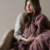 PATTERNED FAUX FUR THROW BLANKETS: Ivory