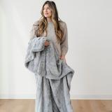 PATTERNED FAUX FUR THROW BLANKETS: Ivory
