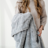 PATTERNED FAUX FUR THROW BLANKETS: Ivory
